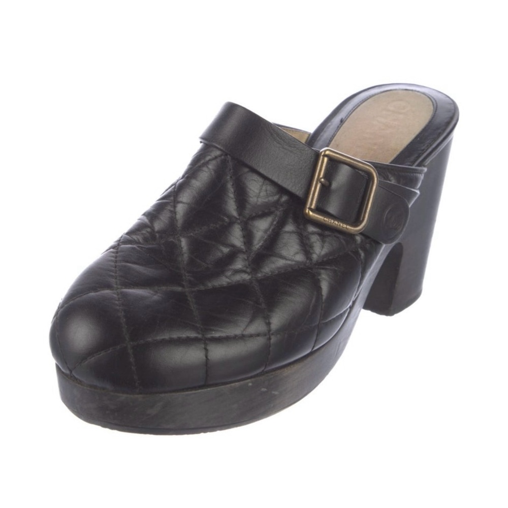 Chanel Black Leather Clogs! Size 36! Authentic and good looking!